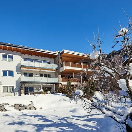 - Kuprian Apartman *