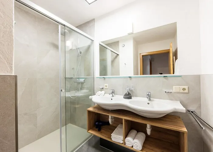 - Kuprian * Ried im Oberinntal