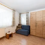 - Kuprian Apartman